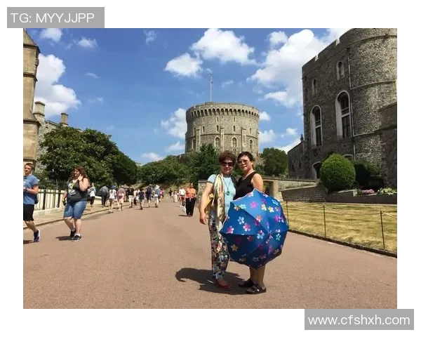 足球明星惊喜造访粉丝家中共度难忘时光引发热烈讨论